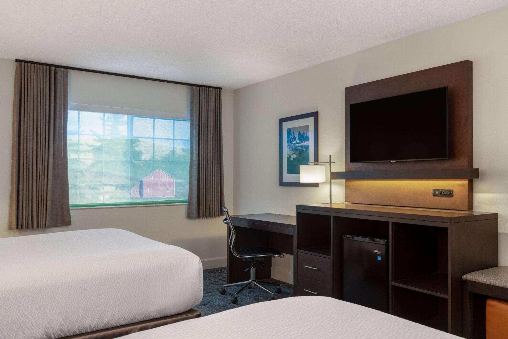 Ramada By Wyndham Spokane Airport Екстериор снимка